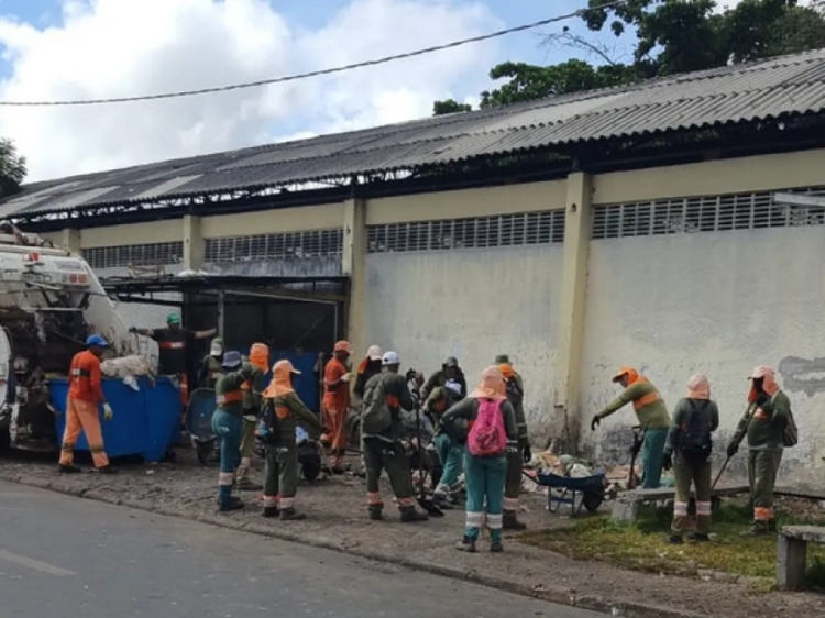 Consórcio Teresina Ambiental retoma atividades de coleta de lixo em Teresina — Foto: Saad Sul 