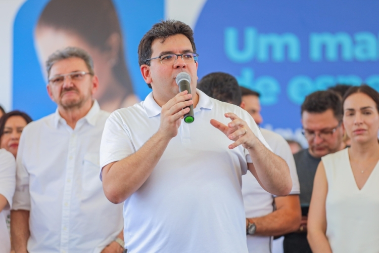 Governador do Piauí, Rafael Fonteles, na inaguração do Novo Hospital de Picos.Foto de Divulgação