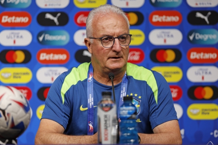 Dorival Junior durante entrevista coletiva pela Seleção Brasileira Créditos: Rafael Ribeiro/CBF